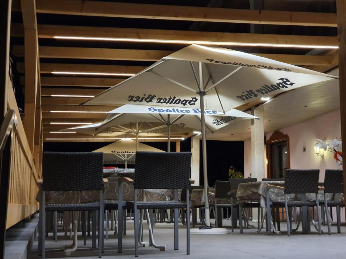 Zum Lindenwirt Hotel Spalt Buitenkant foto